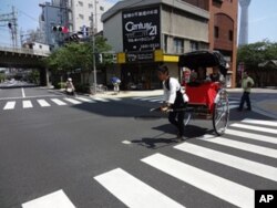 东京浅草区旅游点人力车夫