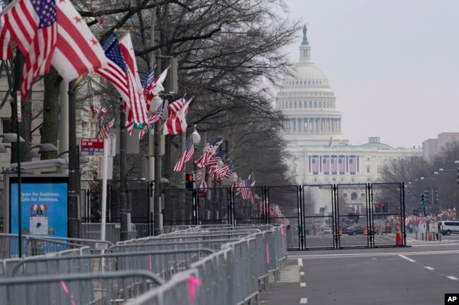 Pemandangan di Pennsylvania Avenue di sekitar Capitol Hill di Washington, Jumat, 15 Januari 2021. (Foto: AP)
