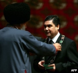 Turkman muxolifati: Saylov emas, prezident ikkinchi muddatga tayinlanyapti
