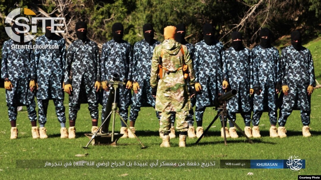 د افغانستان په ننګرهار ولایت کې د داعش خراسان ډلې یو تربیتي مرکز عکس چې په کال ۲۰۱۸م کې اخستل شوی.