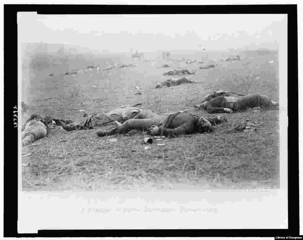 Dead soldiers on the battlefield in Gettysburg, Pennsylvania. (Photo by Alexander Gardner)