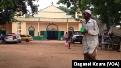 La mosquée centrale du quartier KM5 de Bangui, 06 avril 2014, photo Bagassi Koura, VOA French. 