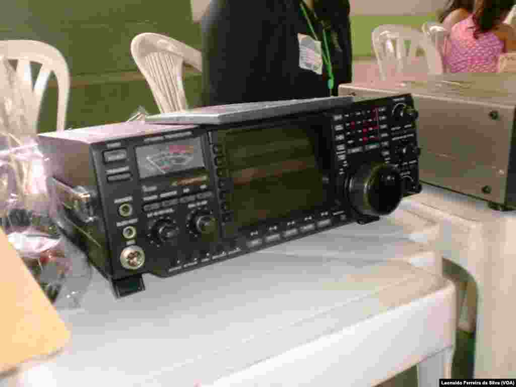 Rádio FT 1900GR para VHF sorteado durante o encontro de radioamadores e px em Lagoa de Dentro, Paraíba.