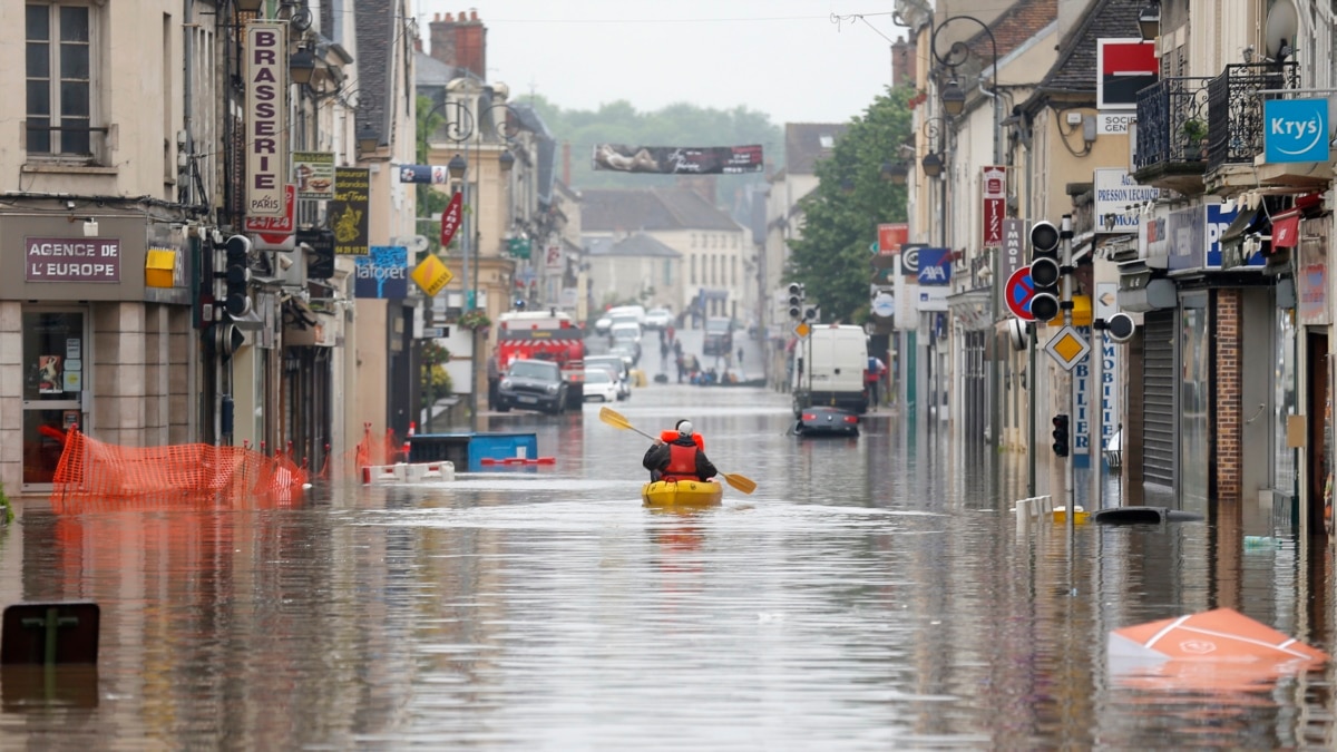 Flooding in Europe Kills 7, Shuts Museums and Castles