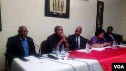 Abahlonitshwa abakungxoxo mpikiswano yeGikurahundi.