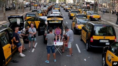 Taxi Strike Targeting Uber Brings Chaos to Spanish Cities