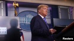 El presidente Trump durante la rueda de prensa celebrada este jueves 23 de abril en la Casa Blanca para informar sobre la situación de la pandemia en Estados Unidos.

