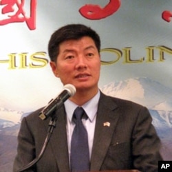 西藏首席部长洛桑森格今年七月访问华盛顿（资料照片）