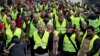 Aux Pays-Bas également, des centaines de manifestants portant des gilets jaunes ont défilé à Amsterdam, le 8 décembre 2018.