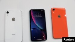 Demostración del nuevo Apple iPhone XR durante un acto en Cupertino, California, el 12 de septiembre de 2018. 