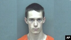 David Eisenhauer de 18 años enfrenta cargos por secuestro y asesinato en primer grado.