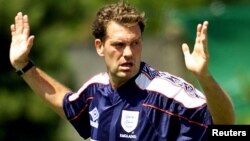 Mantang bintang Inggris dan Tottenham Hotspur, Glen Hoddle berminat untuk menjadi manajer tim Spurs pasca dipecatnya manajer Andre Villas-Boas (foto: dok). 