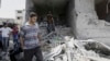 هزاران فلسطینی خانه‌هایشان را در غزه تخلیه کردند 