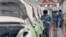 中国吉利慈溪基地的工人组装汽车。（资料照） 