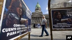 La presidenta argentina Cristina Fernández apuesta al populismo sostienen sus críticos.