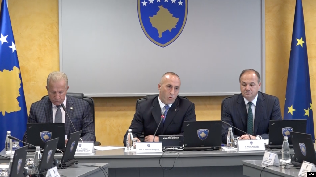 Kosovë, qeveria miraton platformën për përmbylljen e bisedimeve me Serbinë