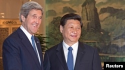 Državni sekretar Džon Keri tokom susreta sa kineskim predsednikom Ši Đinpingom