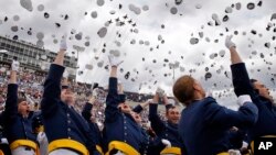 Upacara Kelulusan Akademi Angkatan Udara AS, 2015. (Foto: AP/Dok)