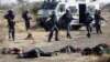Cảnh sát bắn chết 30 người tại một mỏ ở Nam Phi