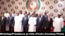 Les présidents des pays membres de la CEDEAO lors du lancement d'Eco monnaie à Abuja, au Nigéria, le 21 décembre 2019 (Twitter / Présidence de la Côte d'Ivoire)