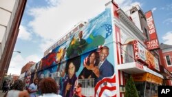 Lukisan mural menghiasi restoran Ben's Chili Bowl di Washington, D.C. (foto: ilustrasi).