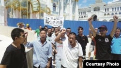塞班島中國工人抗議承包商侵犯勞工權益。