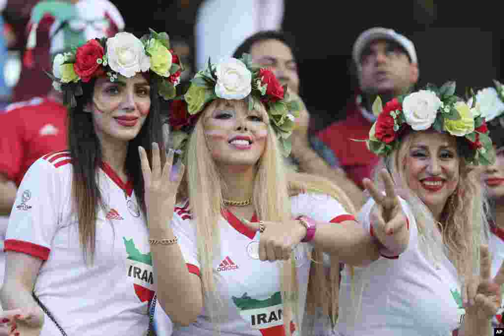 تماشاگران ایرانی در امارات امیدوار بودند با پیروزی بر ژاپن، طلسم چهل ساله عدم قهرمانی در جام ملت های آسیا را بشکنند اما تیم ایران موفق نشد.