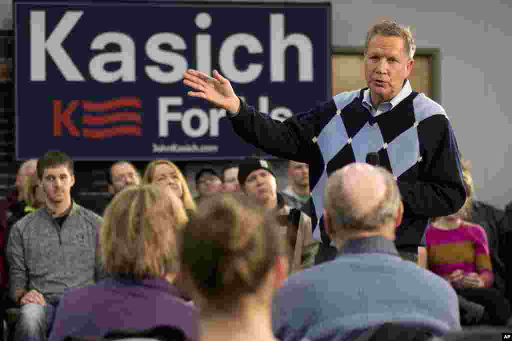 Republican presidential candidate, Ohio Gov. John Kasich speaks during a town hall meeting, Jan. 27, 2016, in Davenport, Iowa. 