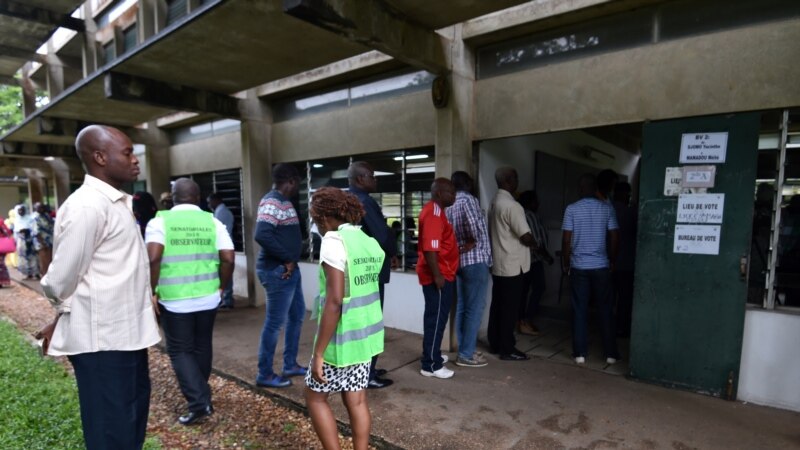 Les Ivoiriens votent dans le calme pour des municipales et des régionales