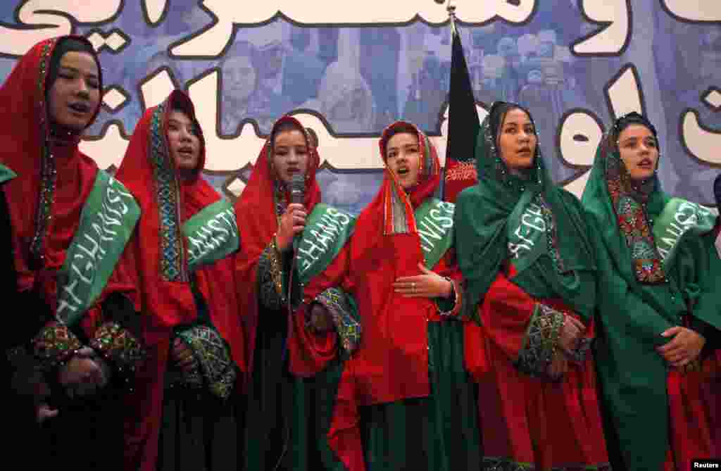 افغانستان میں اتوار کو پانچ اپریل کو ہونے و الے صدارتی انتخاب کی مہم کا باقاعدہ آغاز ہوگیا۔
