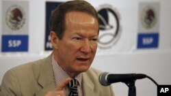 El secretario de Estado adjunto, William Brownfield, explicó que desde 2011 la cooperación con México comenzó a dirigirse hacia la policía, fiscales y jueces estatales y locales.