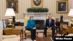 دیدار آنگلا مرکل صدراعظم آلمان با دونالد ترامپ رئیس جمهوری ایالات متحده در کاخ سفید - ۱۷ مارس ۲۰۱۷ 