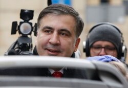 Mikheil Saakashvili, mantan presiden Georgia dan tokoh oposisi di Ukraina, tiba untuk konferensi pers di Warsawa, Polandia, 13 Februari 2018, setelah dideportasi dari Ukraina.