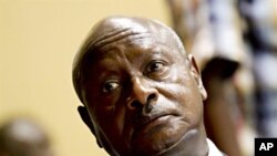 Rais wa Uganda Yoweri Museveni (Jul 2010 file photo)