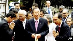 U.N. Secretary-General Ban Ki-moon, center, tours Tuol Sleng Genocide Museum in Phnom Penh, on Thursday. 