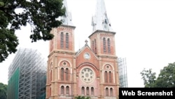 Nhà thờ Đức Bà Sài Gòn đang được trùng tu. (Ảnh: VNExpress)