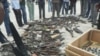 Armes et munitions collectées à Vindza dans le Pool, au Congo-Brazzaville, le 9 septembre 2018. (VOA/Arsène Séverin)