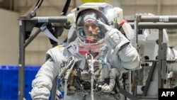 This handout picture taken on June 19, 2020, and obtained on July 27, 2020, from NASA shows SpaceX Crew-2 ESA astronaut Thomas Pesquet during ISS EVA Maintenance 2 training at the Neutral Buoyancy Laboratory (NBL) in Houston, Texas.