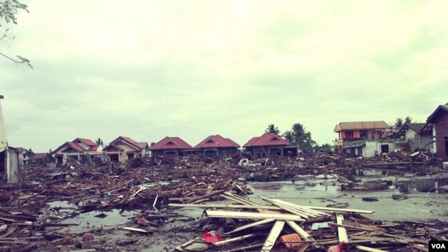 Rumah Geuceu Aceh pasca tsunami (VOA/Eva M.)