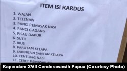 Bantuan pemerintah tiba di dermaga Asmat untuk dibagikan kepada keluarga penderita gizi buruk. Di antaranya terdapat makanan, susu, dan peralatan memasak.