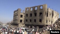 Razrušene zgrade u Jemenu