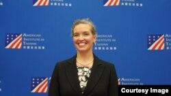 新任美國在台協會(AIT)處長孫曉雅（Sandra Oudkirk）週五（10月29日）舉行上任後的首場記者會（照片提供：AIT）
