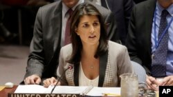 ARCHIVES - L'ambassadrice Nikki Haley prend la parole au Conseil de sécurité del'ONU à New York, le 26 novembre 2018.