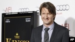 Director Tom Hooper poses at a screening of his film "The King's Speech" at the Grauman's Chinese theatre in Hollywood, California, 5 Nov 2011.