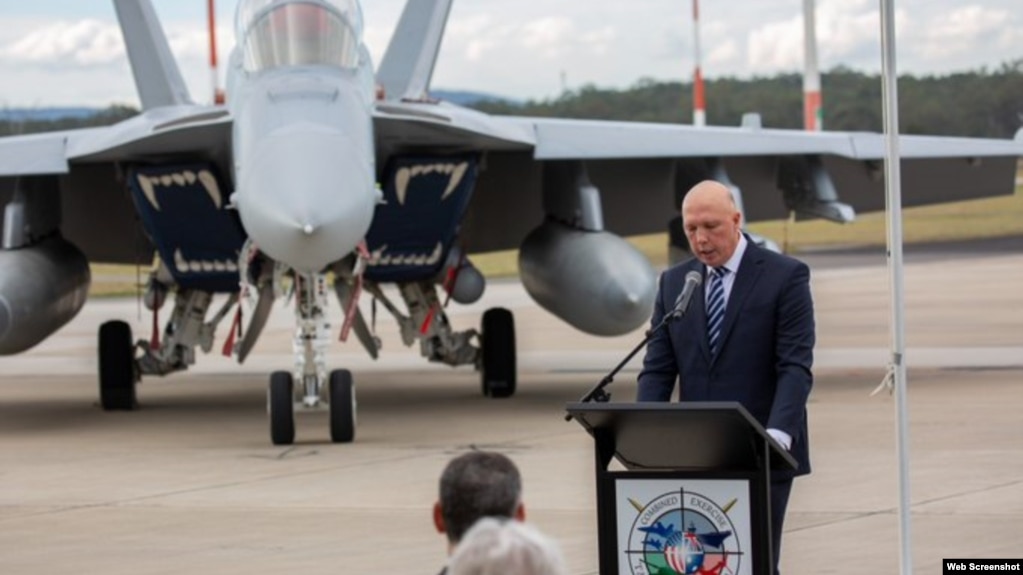 澳大利亚国防部长达顿2021年7月14日在美澳“护身军刀2021”联合军演开幕式上讲话。（照片来自澳大利亚国防部推特）(photo:VOA)