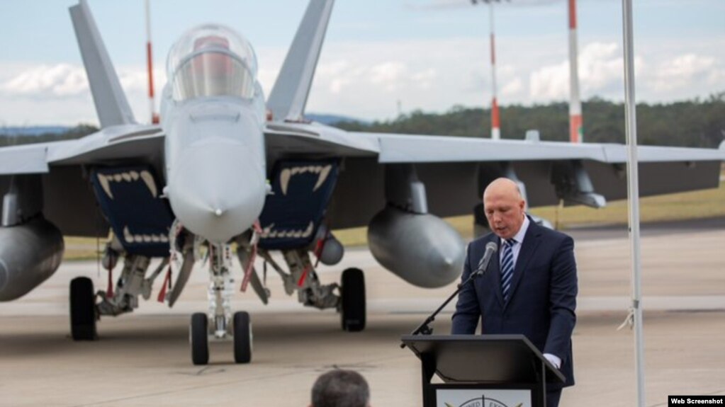 资料照片：澳大利亚国防部长达顿2021年7月14日在美澳护身军刀2021联合军演开幕式上讲话。（照片来自澳大利亚国防部推特）(photo:VOA)
