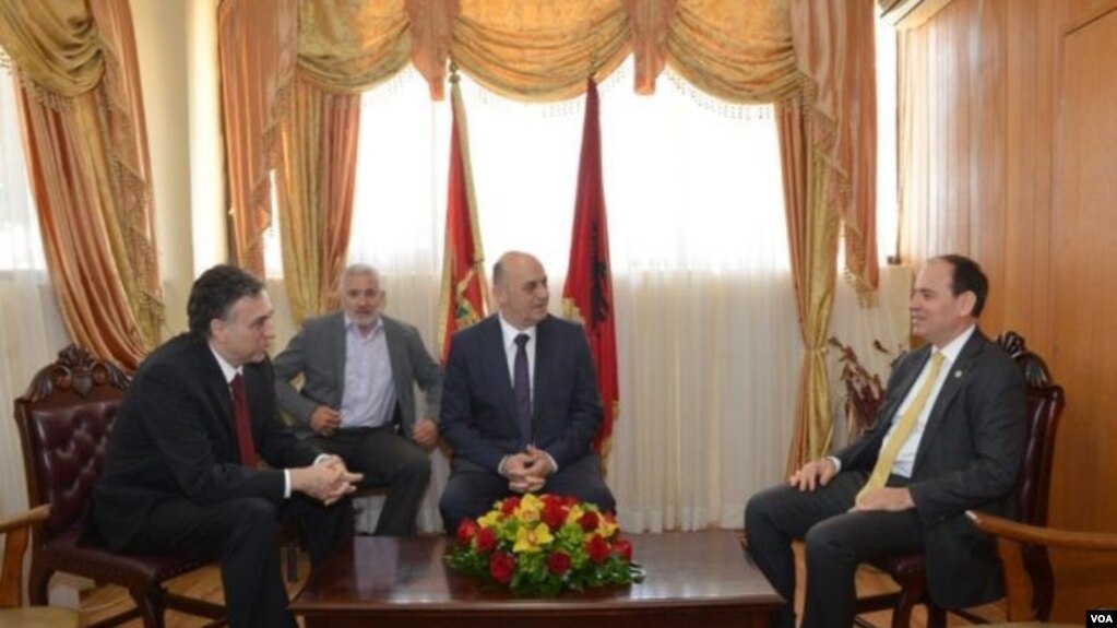 Presidenti i Shqipërisë, Nishani viziton Malin e Zi
