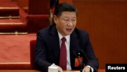 시진핑 중국 국가주석이 24일 베이징 인민대회당에서 열린 제19차 공산당 전국대표대회 폐막식에서 발언하고 있다.