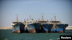 Sejumlah kapal penangkap ikan China terlihat tertambat, sebagai ilustrasi. (Foto: Reuters)