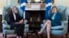 ترزا می نخست وزیر بریتانیا (چپ) و نیکلا استرجن وزیر اول اسکاتلند در ادینبرو - ژوئیه ۲۰۱۶